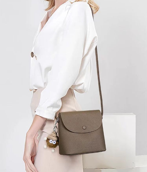 Fashionable bag with cowhide
